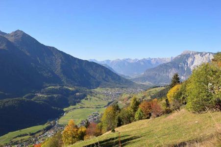 Blik vanaf Hochoetz op Sautens en Imst